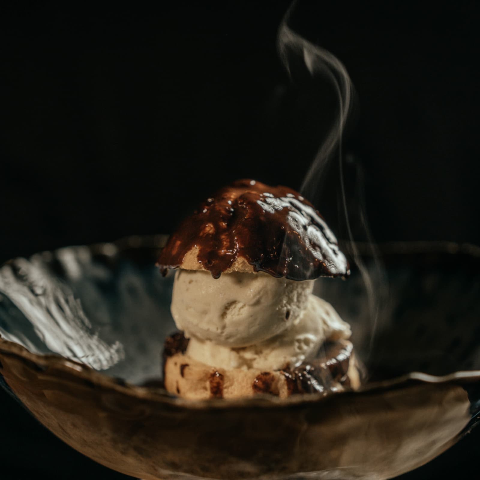 Profiteroles au Chocolat Chaud Maison, Le 27 Gourmand, Paris